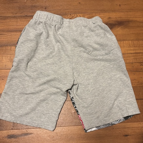 NBA Trae Young shorts - Picture 3 of 4